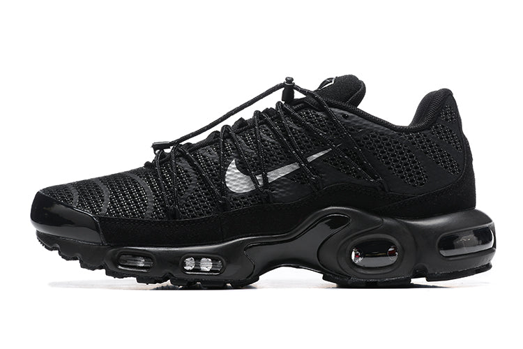 Nike air max plus utility triple black