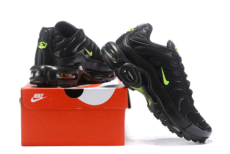 Nike air max plus TN black green