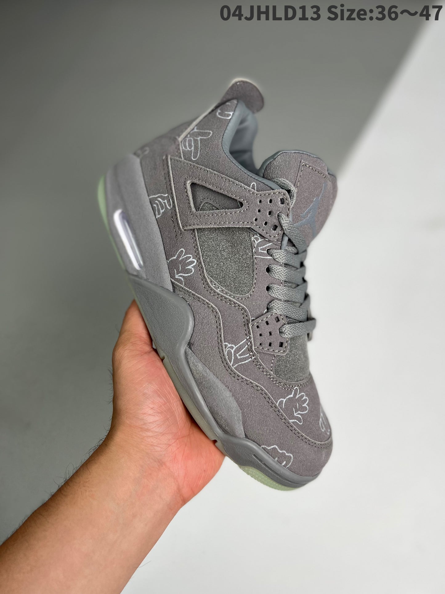 Nike Air jordan 4 X KAWS