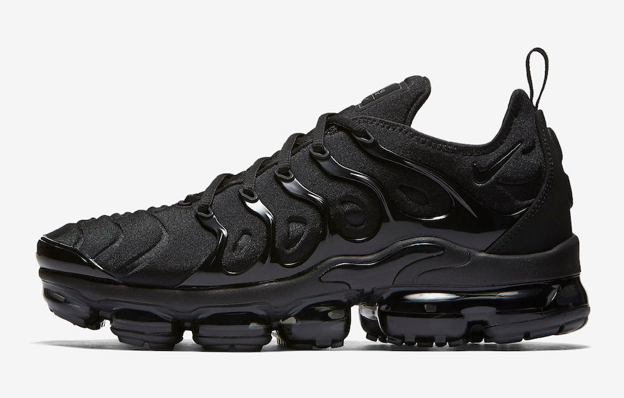 Nike air vapormax plus triple black