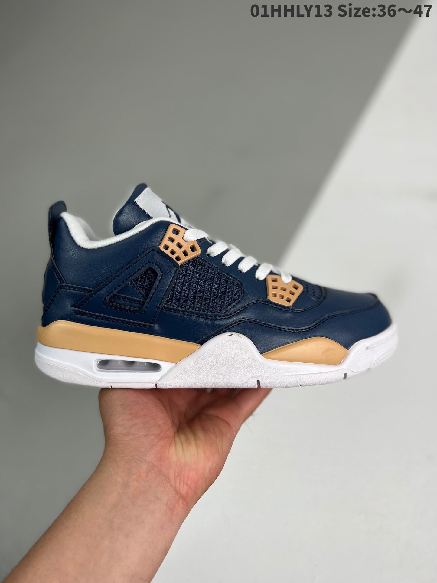 Nike Air Jordan 4 Retro "Columbia"