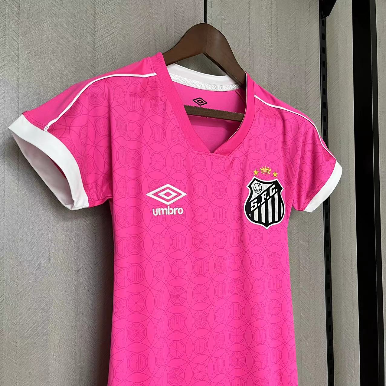 Santos rosa feminina 23/24