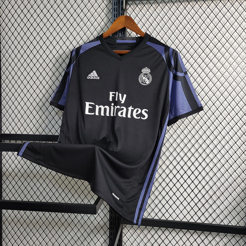 Retro real madrid away 2 16/17