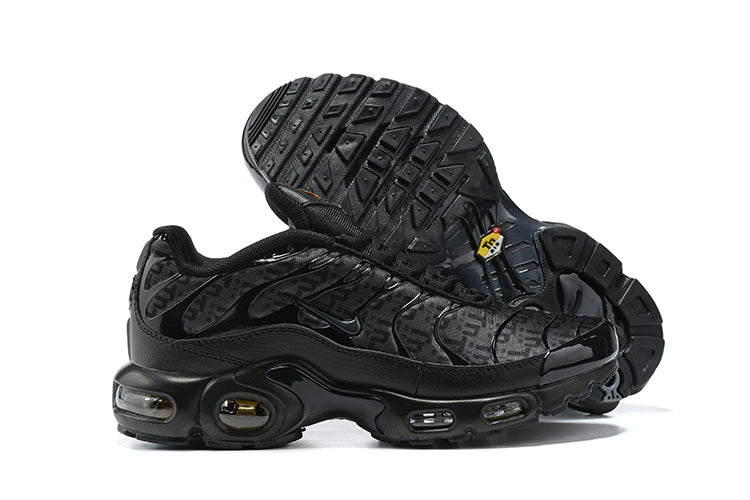 Nike air max plus TN triple black 2