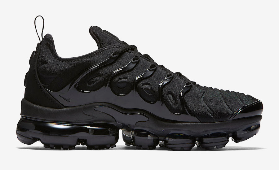 Nike air vapormax plus triple black