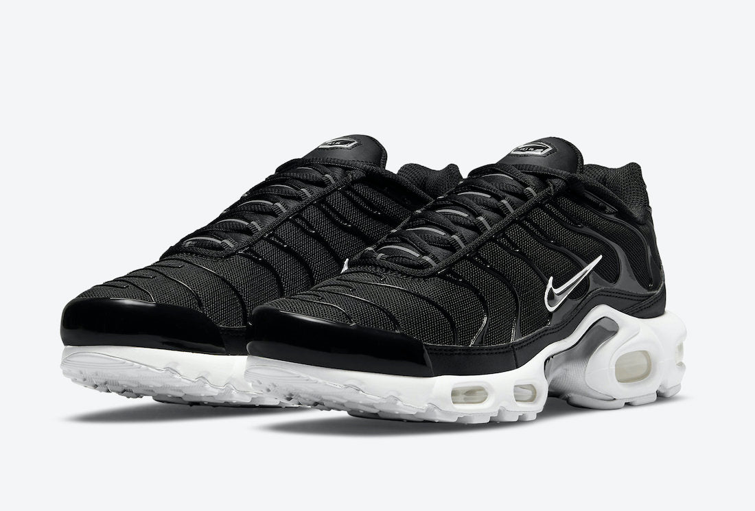 Nike air max plus TN black white