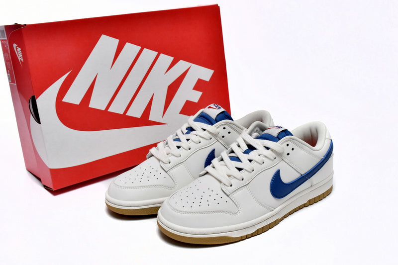 Nike dunk low SE