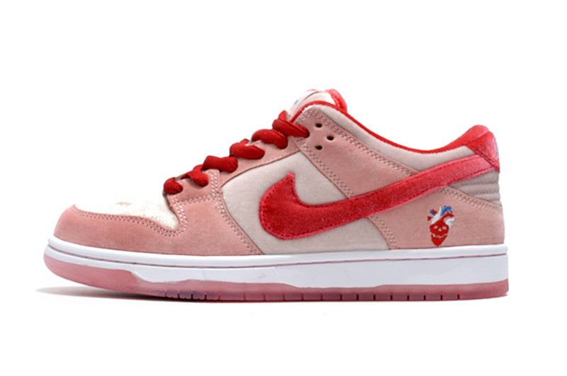 Nike SB dunk low X strange love