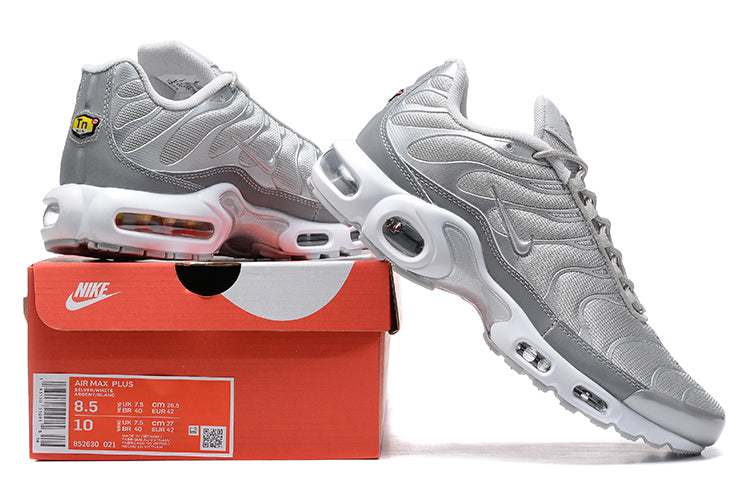 Nike air max plus TN “Metallic Silver”