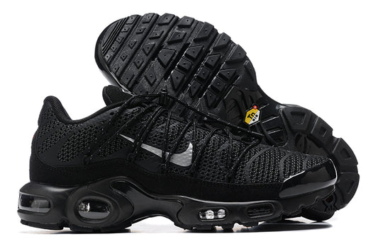 Nike air max plus utility triple black