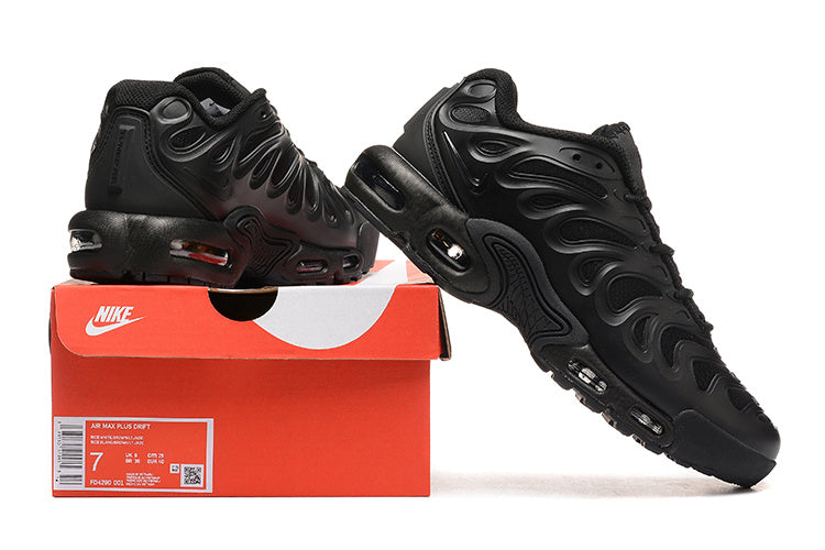 Nike air max plus drift triple black