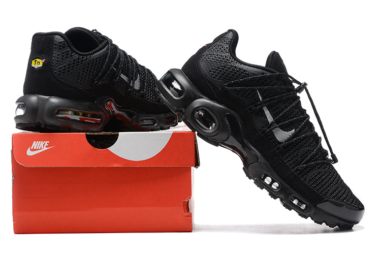 Nike air max plus utility triple black