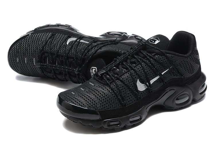 Nike air max plus utility triple black