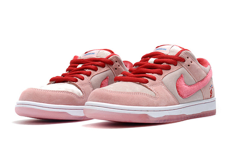 Nike SB dunk low X strange love