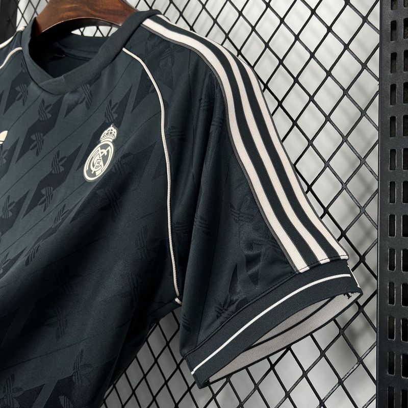 Retro real madrid especial 24/25