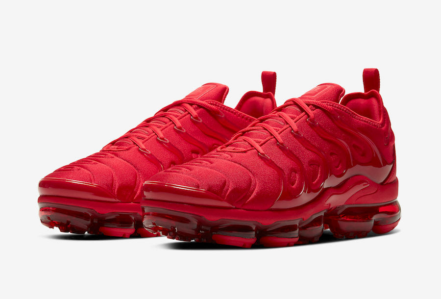 Nike air vapormax plus red