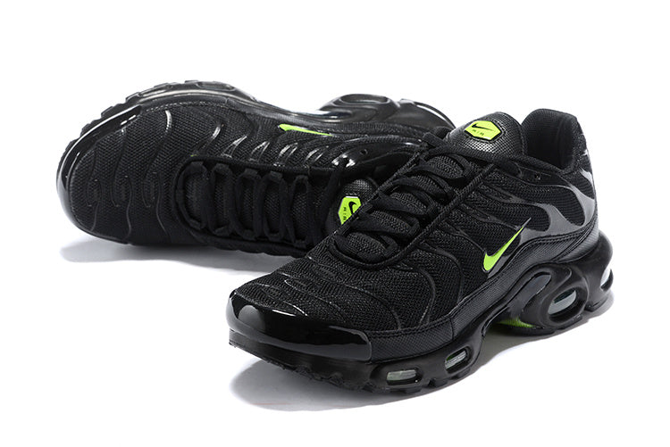 Nike air max plus TN black green